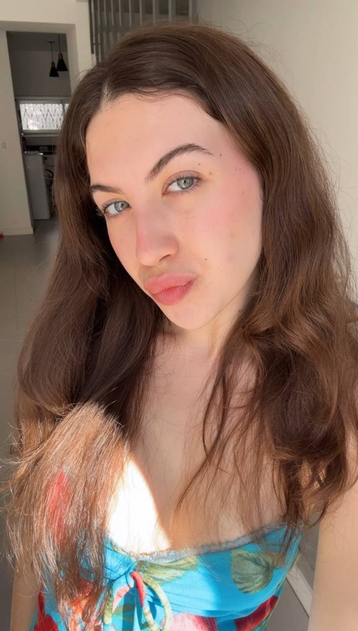 Nude girl Amber in Juice di Fora