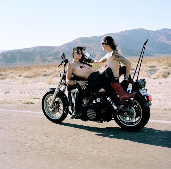 Girls on a motorcycle in Juice di Fora