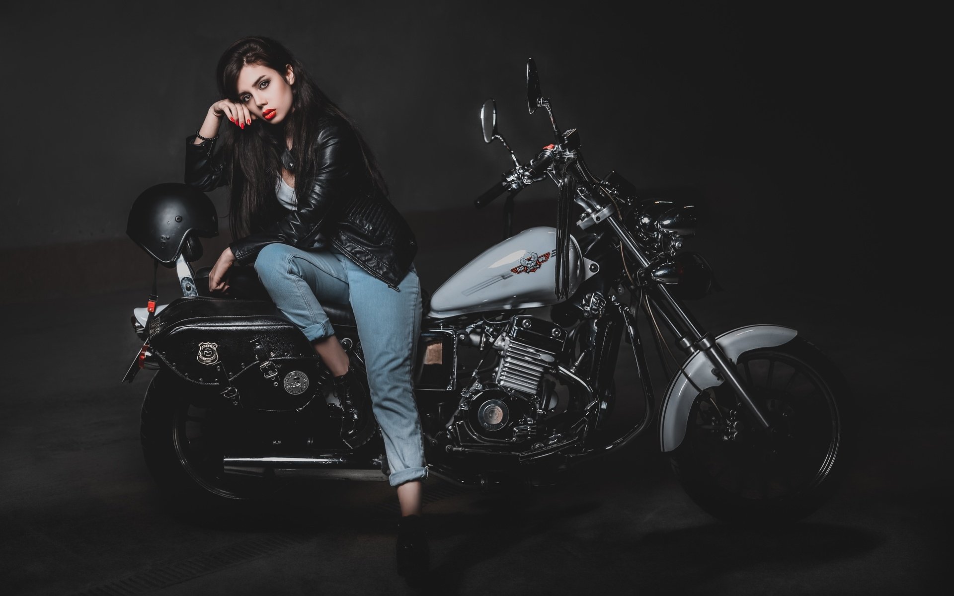 Biker girls: style and drive in Juice di Fora