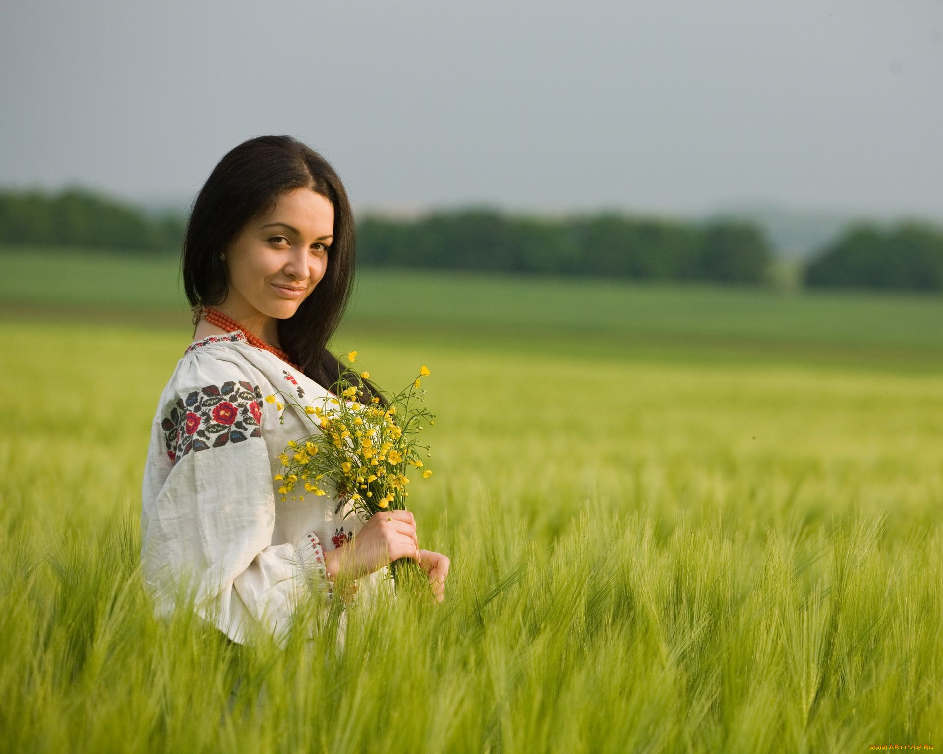 Women in Slavic costumes in Juice di Fora