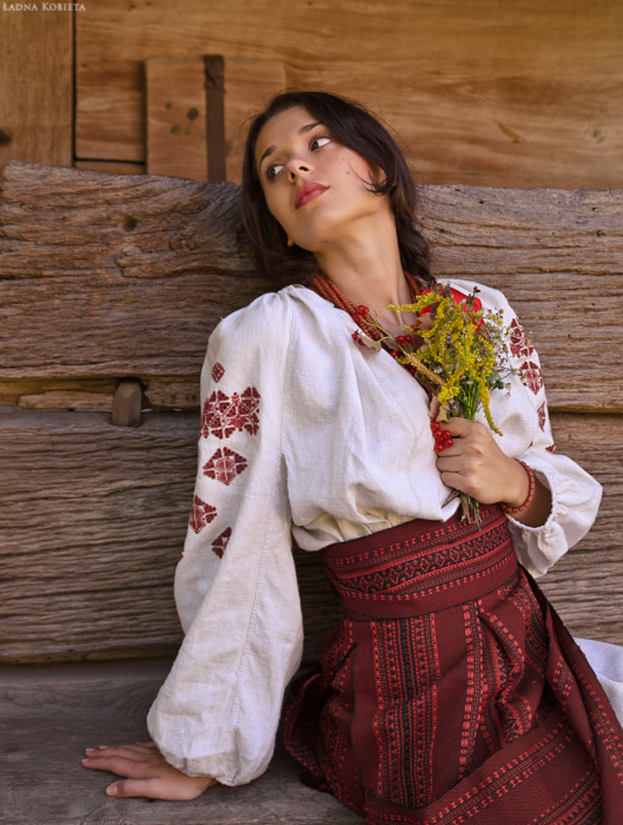 Girls in Slavic costumes in Juice di Fora