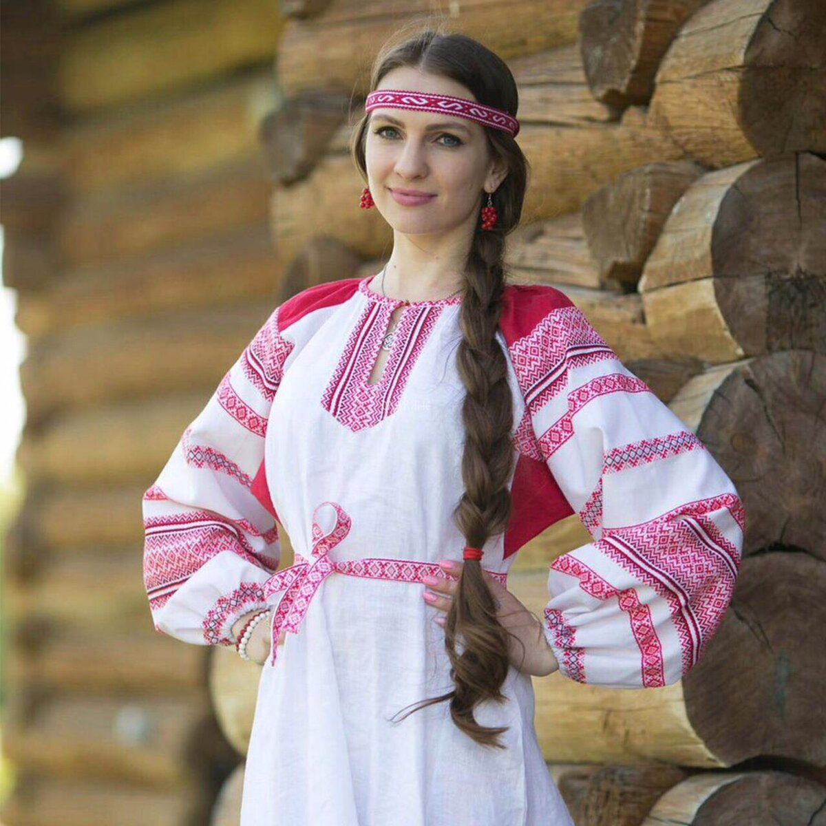 Girls in Slavic costumes in Juice di Fora