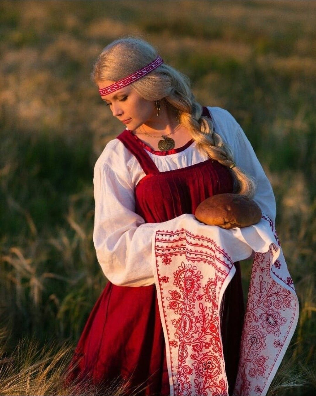 Girls in Slavic costumes in Juice di Fora