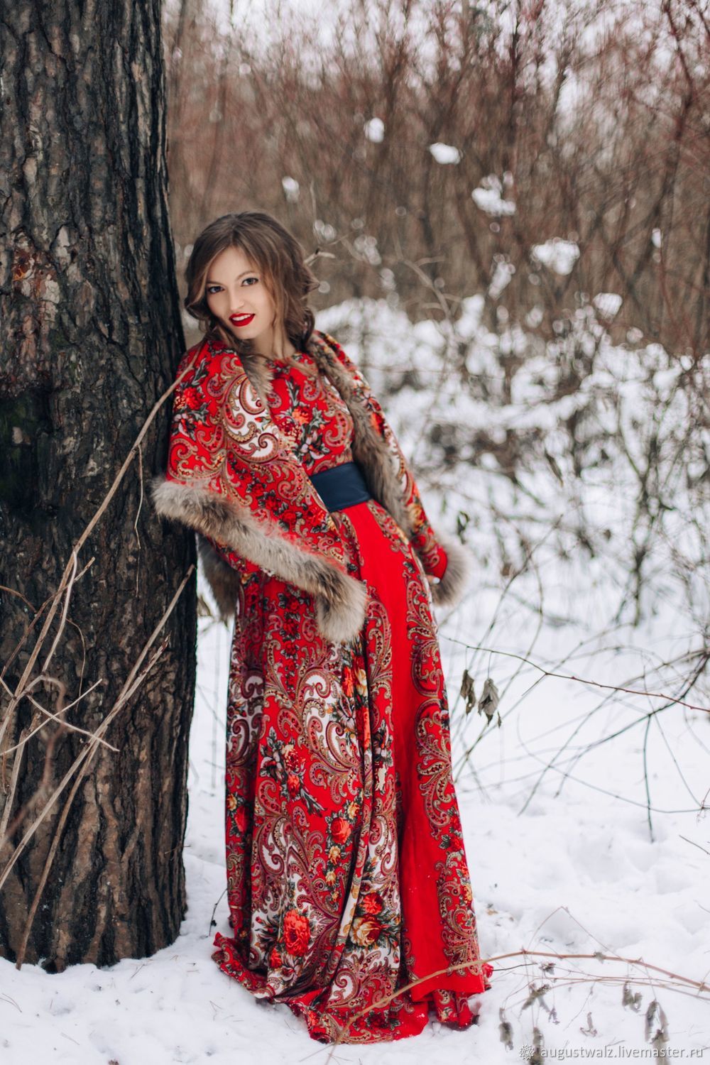 Photo Girls in Slavic costumes in Juice di Fora