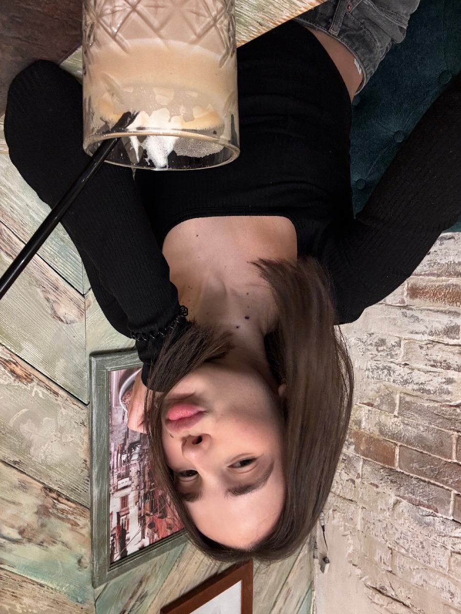 Fresh photos, fresh mood — Tina online in Juice di Fora