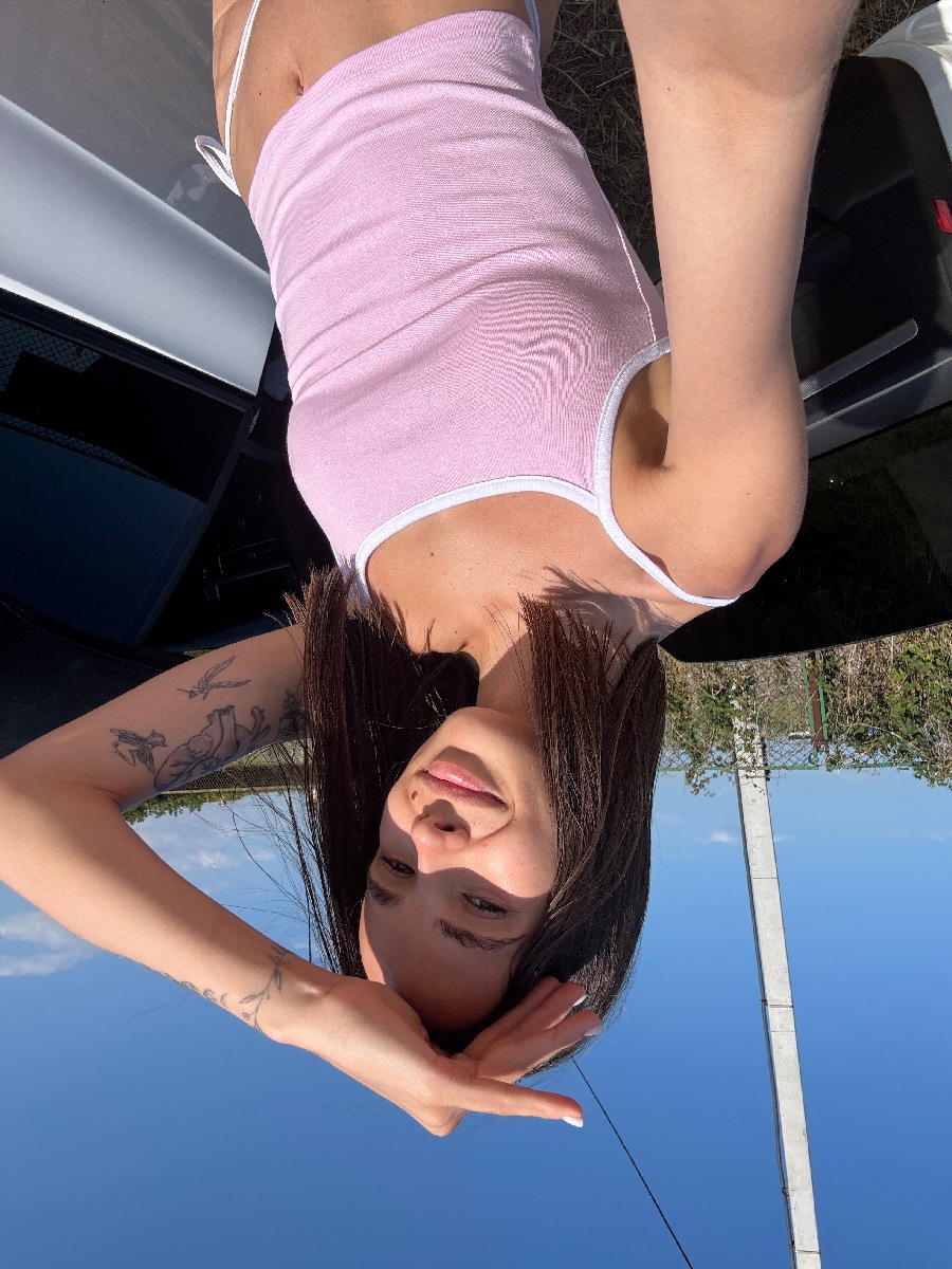 Sexy model Tina in Juice di Fora